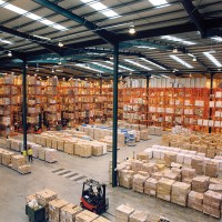 Modern_warehouse_with_pallet_rack_storage_system